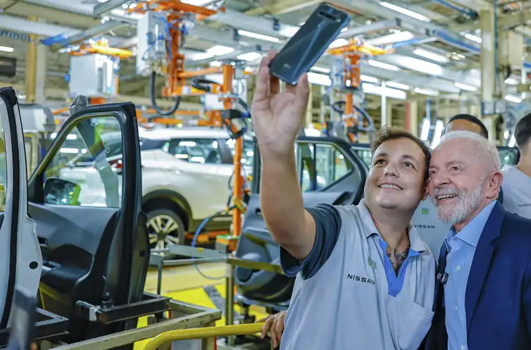 Presidente da República, Luiz Inácio Lula da Silva, durante visita ao Complexo Industrial da Nissan do Brasil e cumprimentos a trabalhadoras e trabalhadores.
Complexo Industrial da Nissan – Resende - RJ.

Foto: Ricardo Stuckert / PR