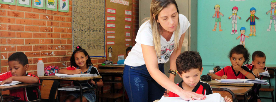 governo-de-minas-publica-4.548-atos-de-progressao-e-promocao-de-servidores-da-educacao