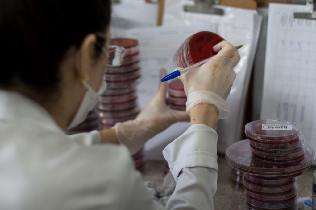 fhemig-nomeia-tecnicos-operacionais-de-saude-aprovados-em-concurso