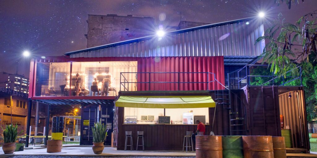 teatro-de-conteiner,-em-sao-paulo,-deve-desocupar-espaco-em-15-dias