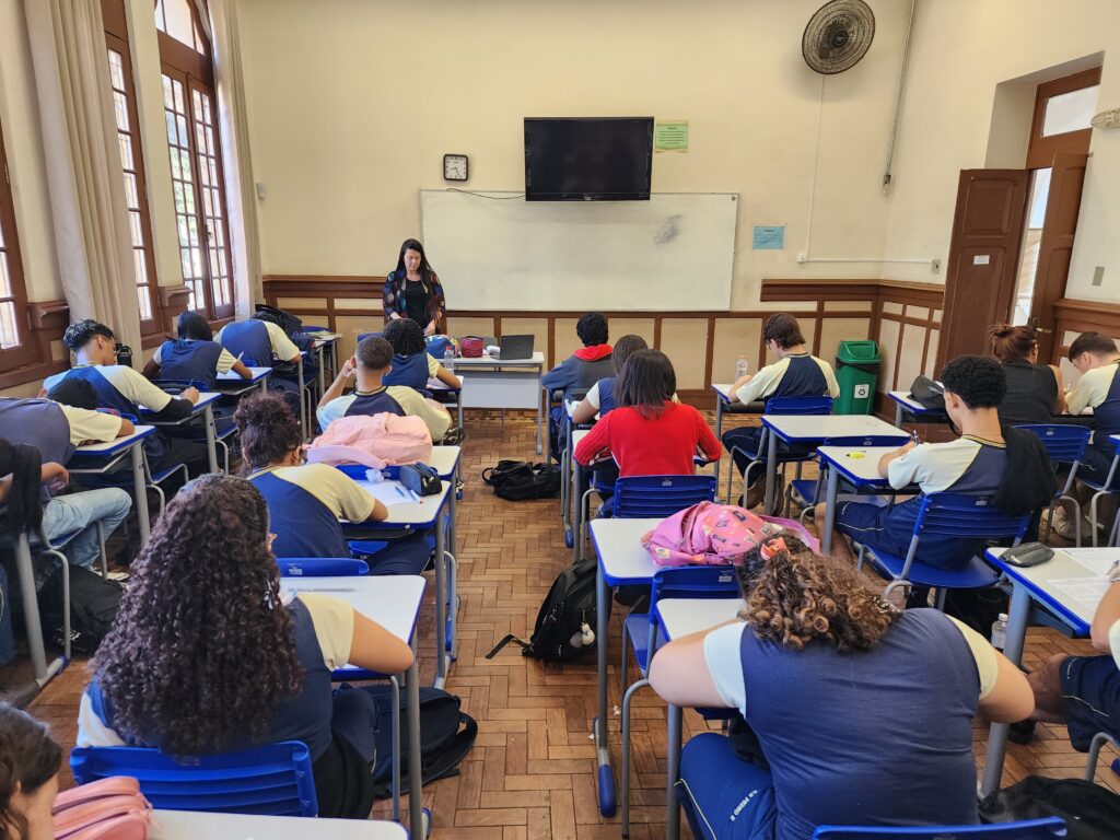 estudantes-da-rede-estadual-fazem-terceiro-teste-de-redacao-para-o-enem-nesta-quarta-feira-(25/6)