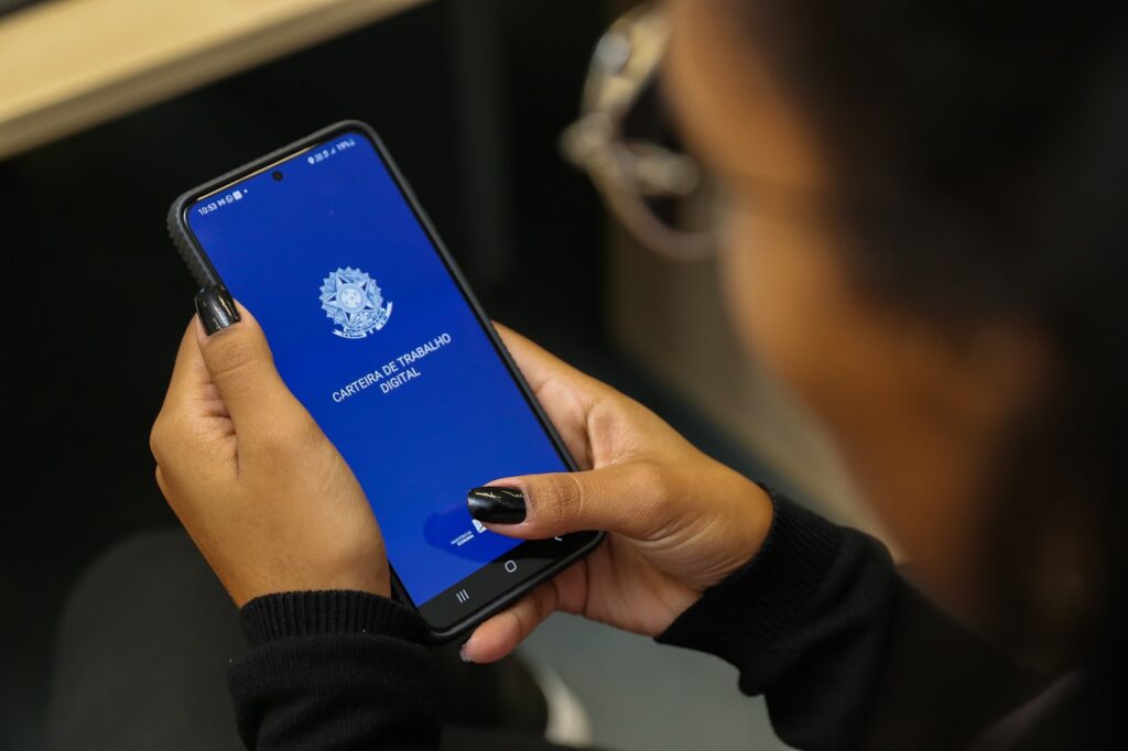 minas-gerais-acumula-mais-de-124-mil-novos-empregos-com-carteira-assinada-em-2025