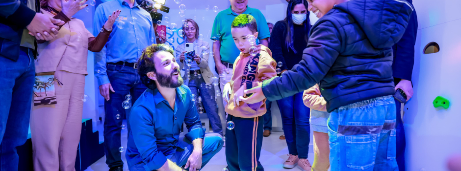 governo-de-minas-entrega-sala-multissensorial-e-veiculo-para-apae-de-sete-lagoas