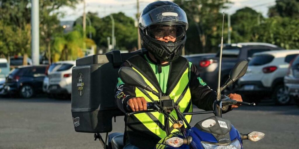 lei-do-rio-de-janeiro-obriga-aplicativos-a-dar-mochilas-a-entregadores