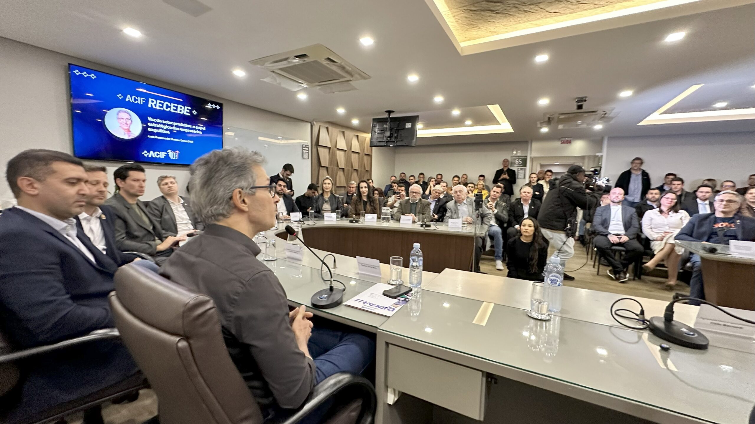 governo-de-minas-compartilha-modelo-de-gestao-da-liberdade-economica-com-o-setor-produtivo-catarinense