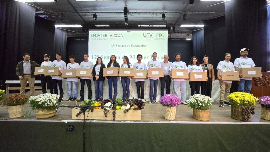 governo-de-minas-entrega-notebooks-a-jovens-rurais-para-fortalecer-a-gestao-nas-propriedades