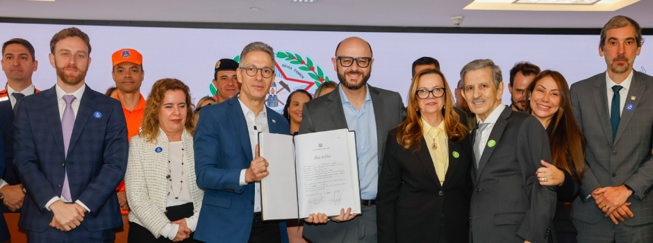 governador-empossa-novo-secretario-de-educacao-de-minas-gerais