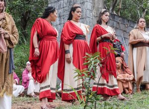 trabalho-e-estudo:-comerciantes-em-via-sacra-no-df-buscam-sonhos