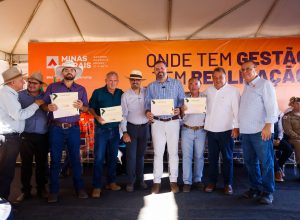 governo-de-minas-regulariza-titulos-de-propriedade-rural-e-entrega-kits-de-irrigacao-no-norte-do-estado