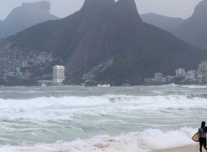 marinha-emite-aviso-de-ressaca-e-alerta-de-ventos-fortes-no-rio