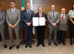 governador-em-exercicio-participa-do-lancamento-da-cartilha-sobre-foruns-digitais