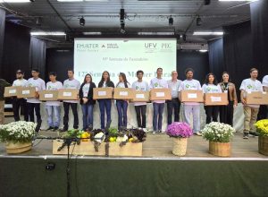 governo-de-minas-entrega-notebooks-a-jovens-rurais-para-fortalecer-a-gestao-nas-propriedades